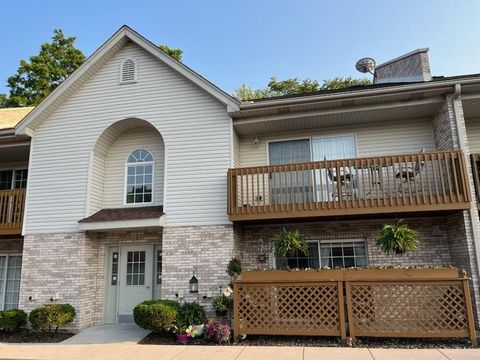 Photo of 800 Madison Street #2C, Lockport, IL 60441 (MLS # 12427361)