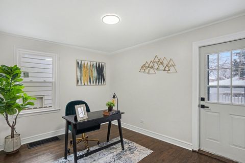 Tiny photo for 9312 S Francisco Avenue, Evergreen Park, IL 60805 (MLS # 12594569)