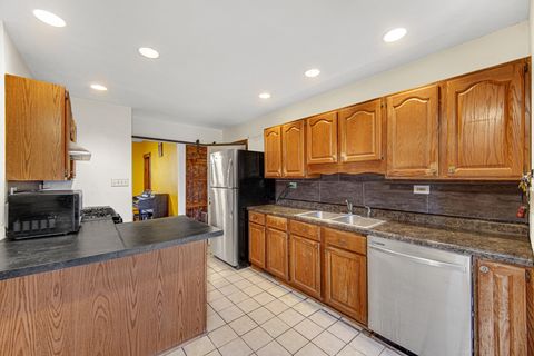 Tiny photo for 1112 S Jefferson Street, Lockport, IL 60441 (MLS # 12574485)