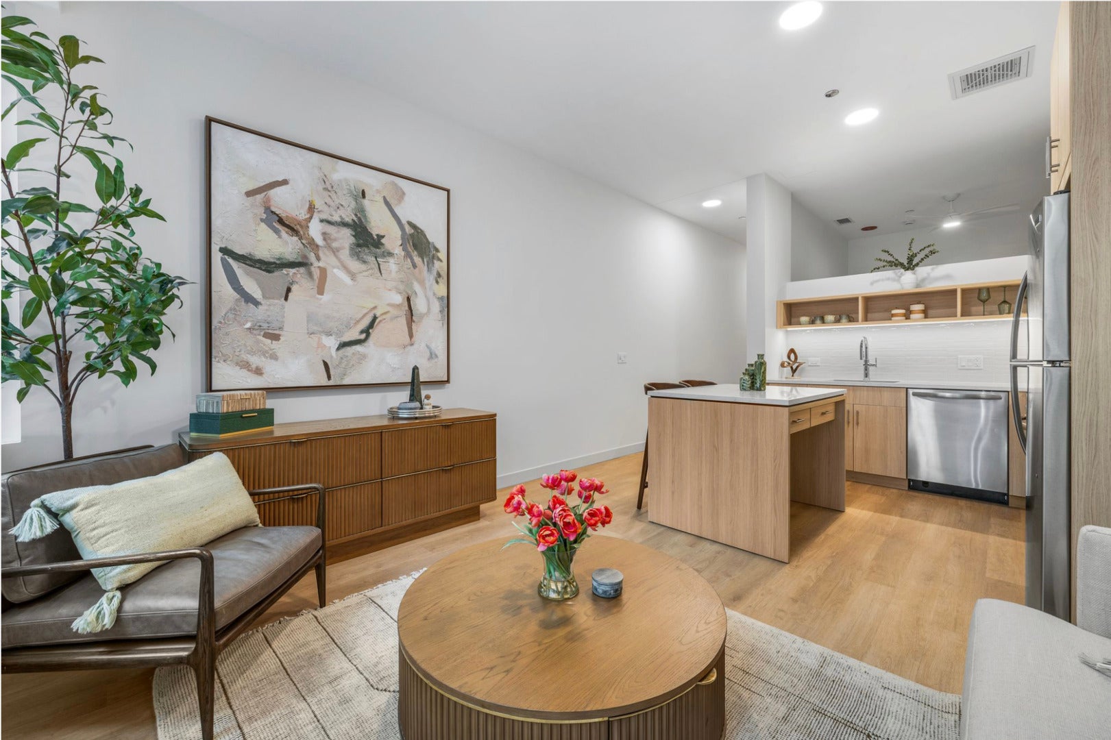 111 W Illinois Street 821