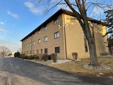 Tiny photo for 7304 Evergreen Drive #2B, Orland Park, IL 60462 (MLS # 12677334)
