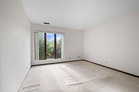 Tiny photo for 75 BOARDWALK Place #203, Park Ridge, IL 60068 (MLS # 12629709)