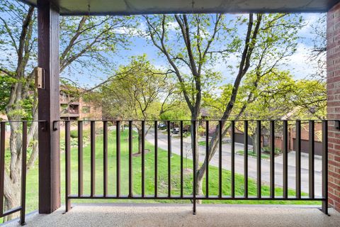 Tiny photo for 75 BOARDWALK Place #203, Park Ridge, IL 60068 (MLS # 12629709)
