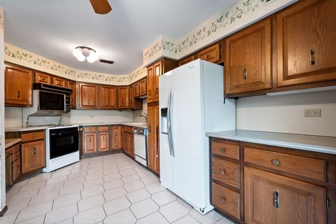 Tiny photo for 75 BOARDWALK Place #203, Park Ridge, IL 60068 (MLS # 12629709)