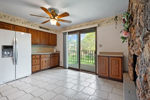 Tiny photo for 75 BOARDWALK Place #203, Park Ridge, IL 60068 (MLS # 12629709)
