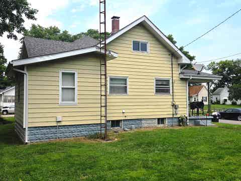 Tiny photo for 227 E Bennett Street, Salem, IL 62881 (MLS # 100539099)