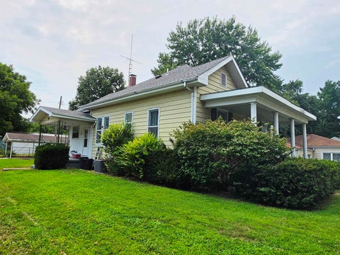 Tiny photo for 227 E Bennett Street, Salem, IL 62881 (MLS # 100539099)