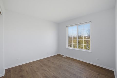 Tiny photo for 304 Monarch Drive, Streamwood, IL 60107 (MLS # 12625762)