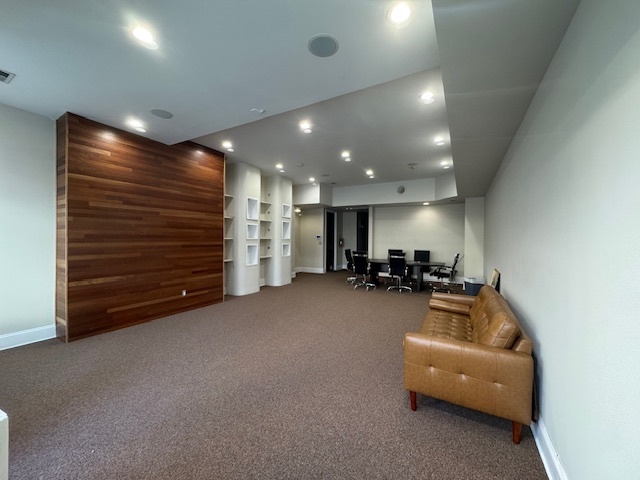 69 E 16th Street 69-1