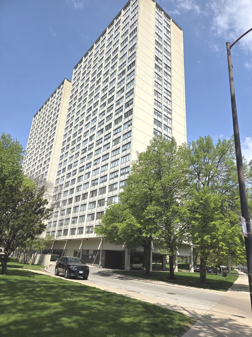 4850 S Lake Park Avenue 1504