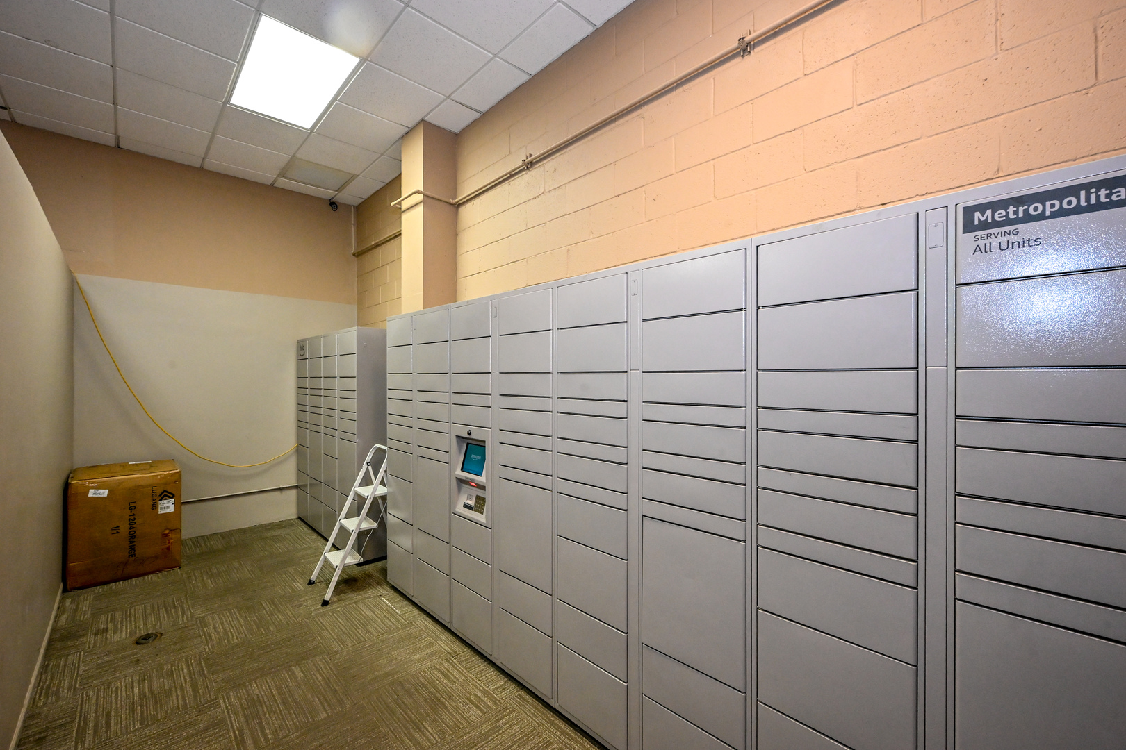 Chicago, Illinois 60640, United States, 1 Bedroom Bedrooms, ,1 BathroomBathrooms,Residential,Active,236249