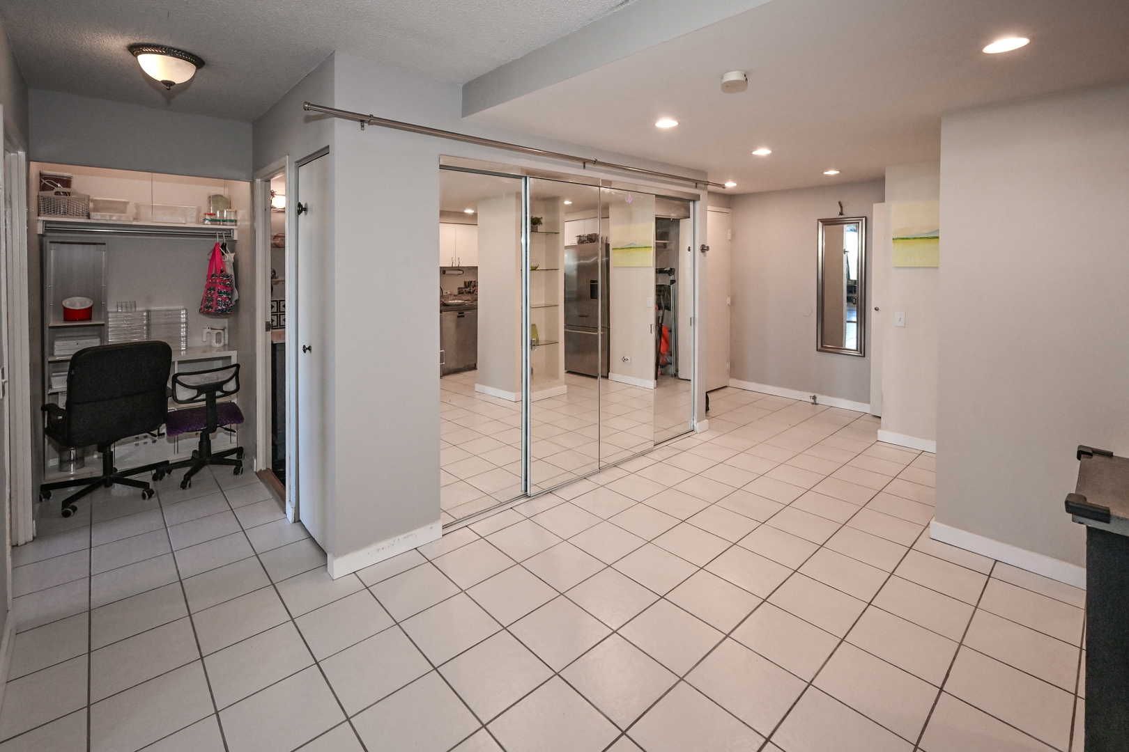 Chicago, Illinois 60640, United States, 1 Bedroom Bedrooms, ,1 BathroomBathrooms,Residential,Active,236249