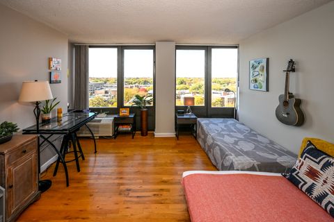 Tiny photo for 5320 N Sheridan Road #1011, Chicago, IL 60640 (MLS # 12502539)