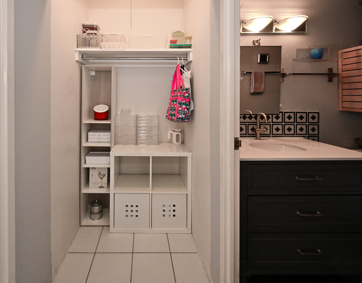 Chicago, Illinois 60640, United States, 1 Bedroom Bedrooms, ,1 BathroomBathrooms,Residential,Active,236249