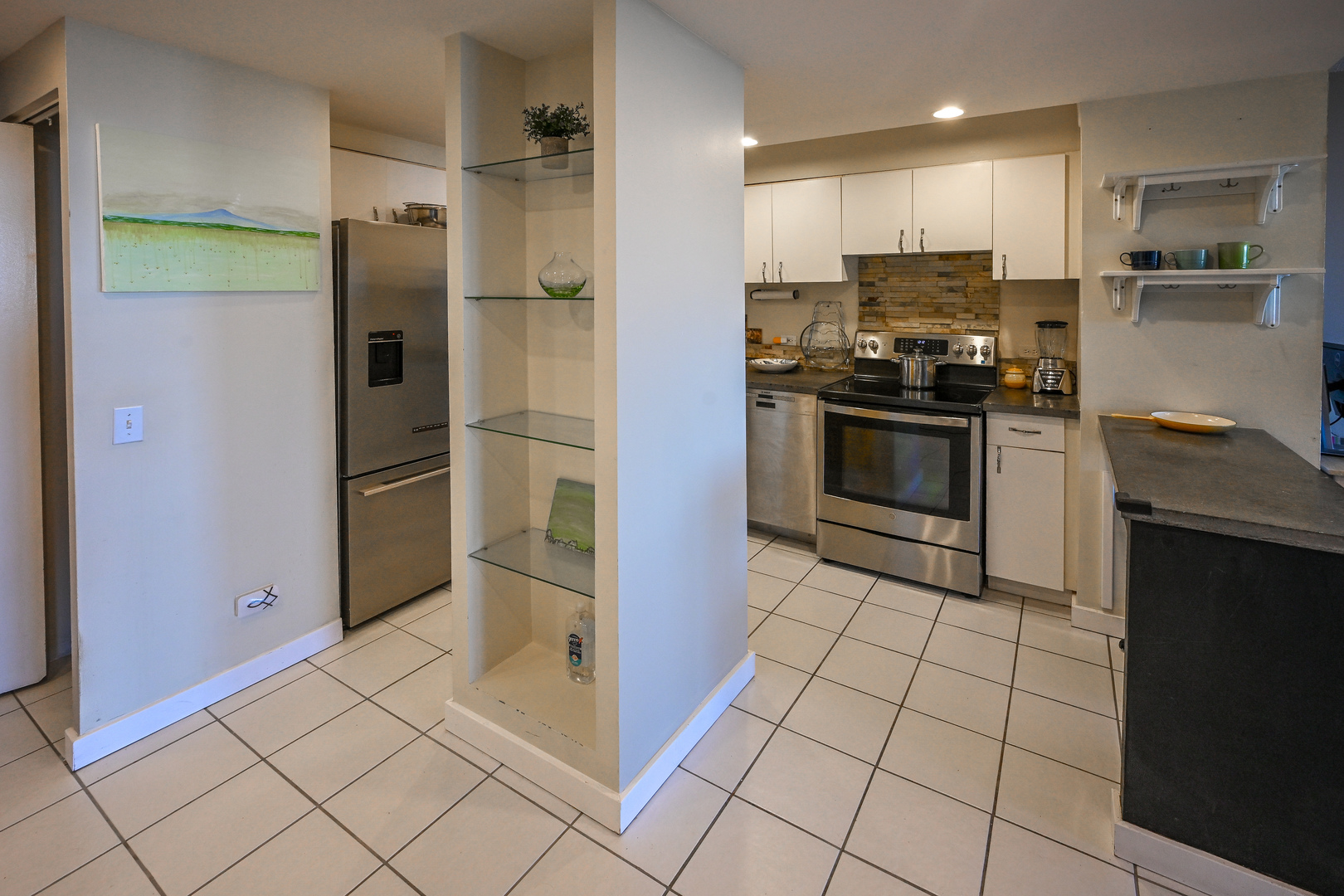 Chicago, Illinois 60640, United States, 1 Bedroom Bedrooms, ,1 BathroomBathrooms,Residential,Active,236249