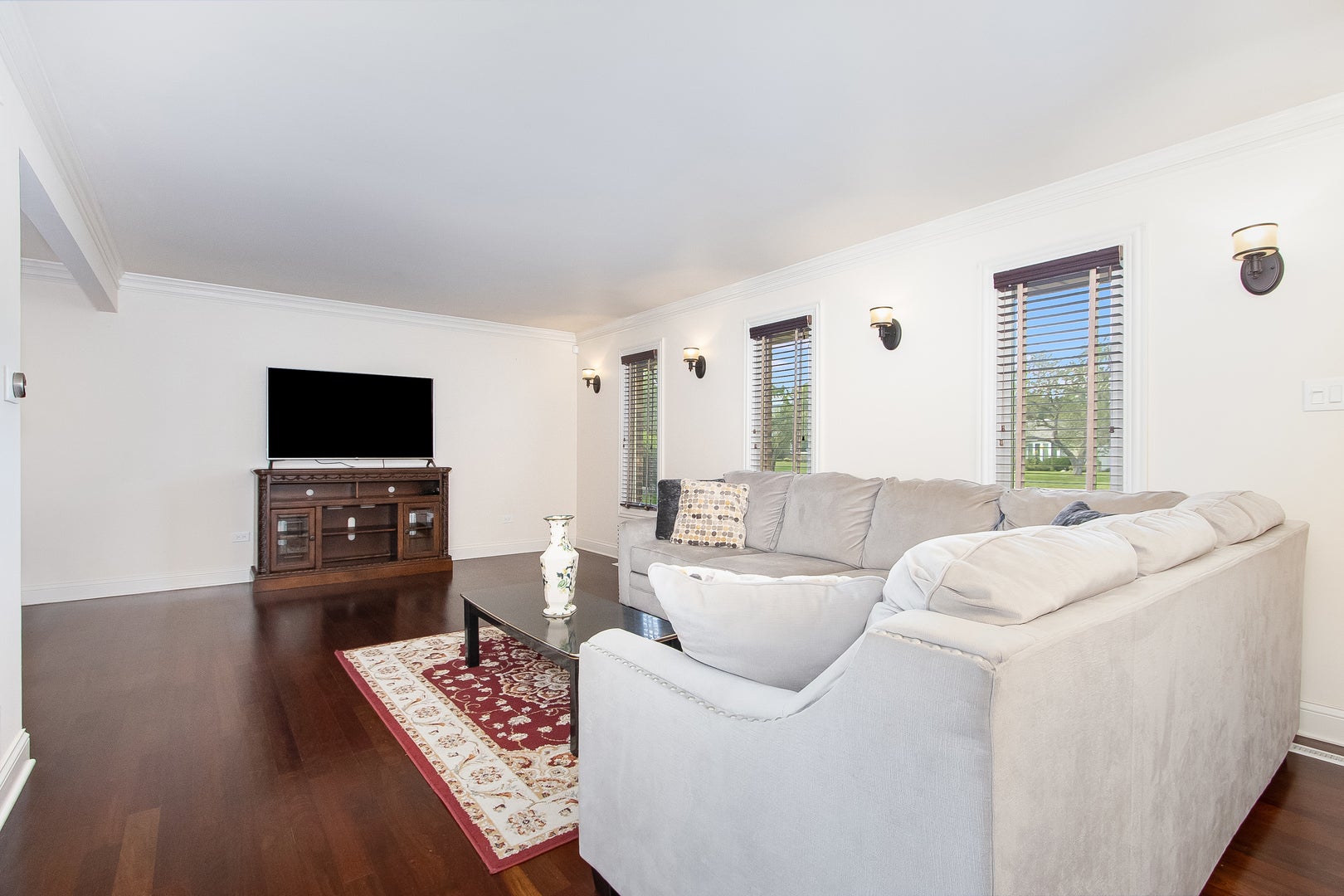 16W751 90TH Street
