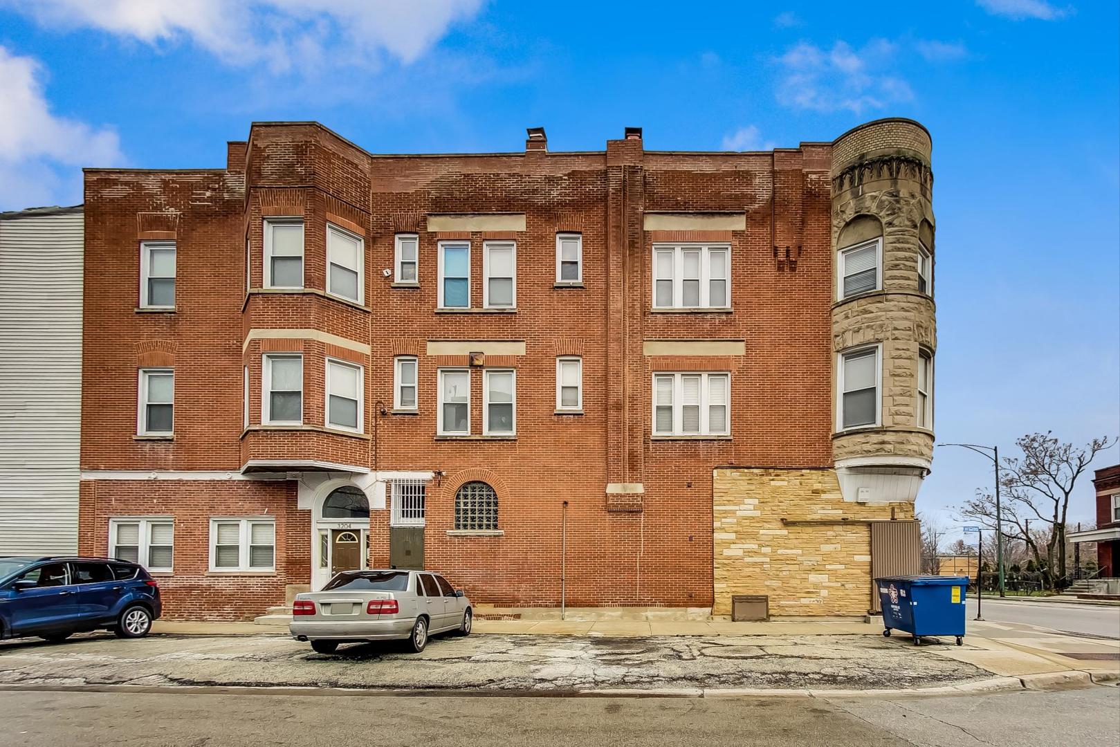 700 N Kedzie Avenue