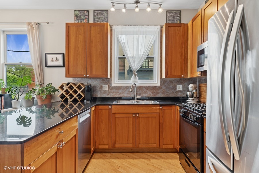 2215 W Augusta Boulevard 2E