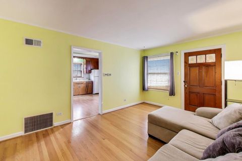 Tiny photo for 1708 N 73rd Court, Elmwood Park, IL 60707 (MLS # 12478987)