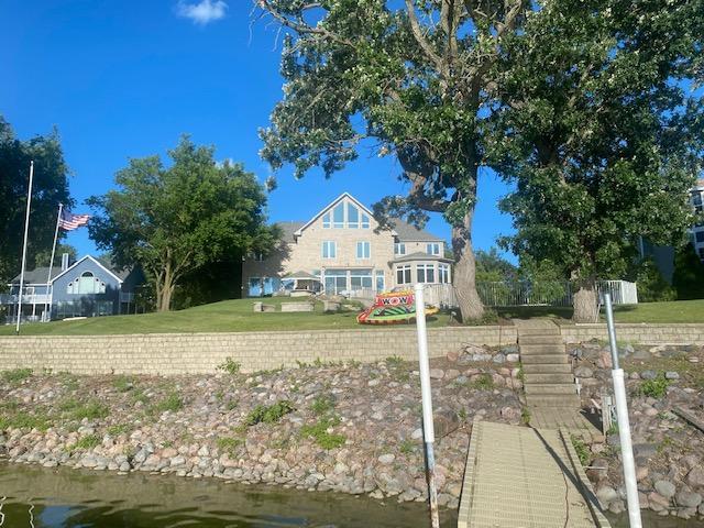 978 EastShore Drive