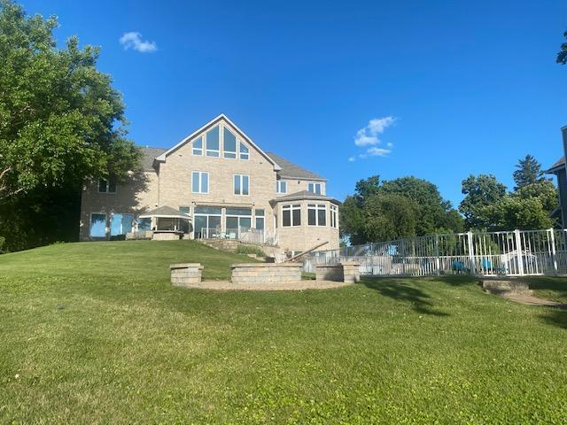978 EastShore Drive