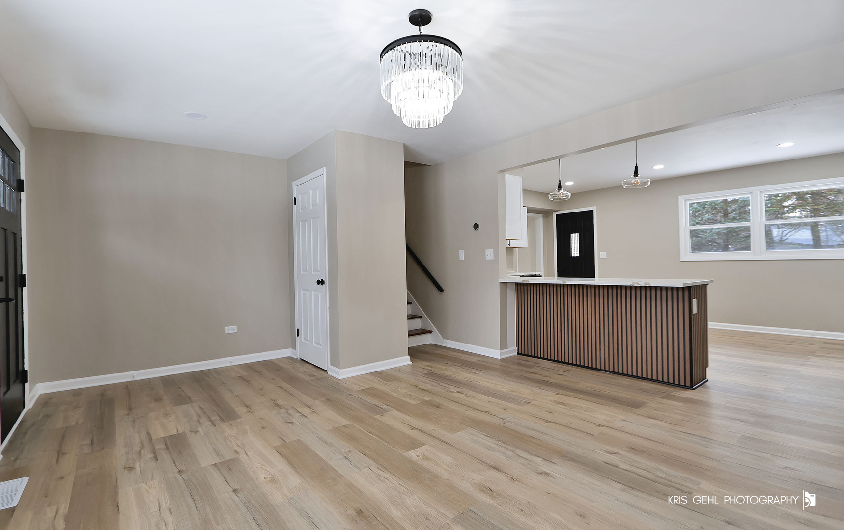 1070 Belle Plaine Avenue