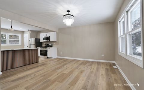 Tiny photo for 1070 Belle Plaine Avenue, Gurnee, IL 60031 (MLS # 12556429)