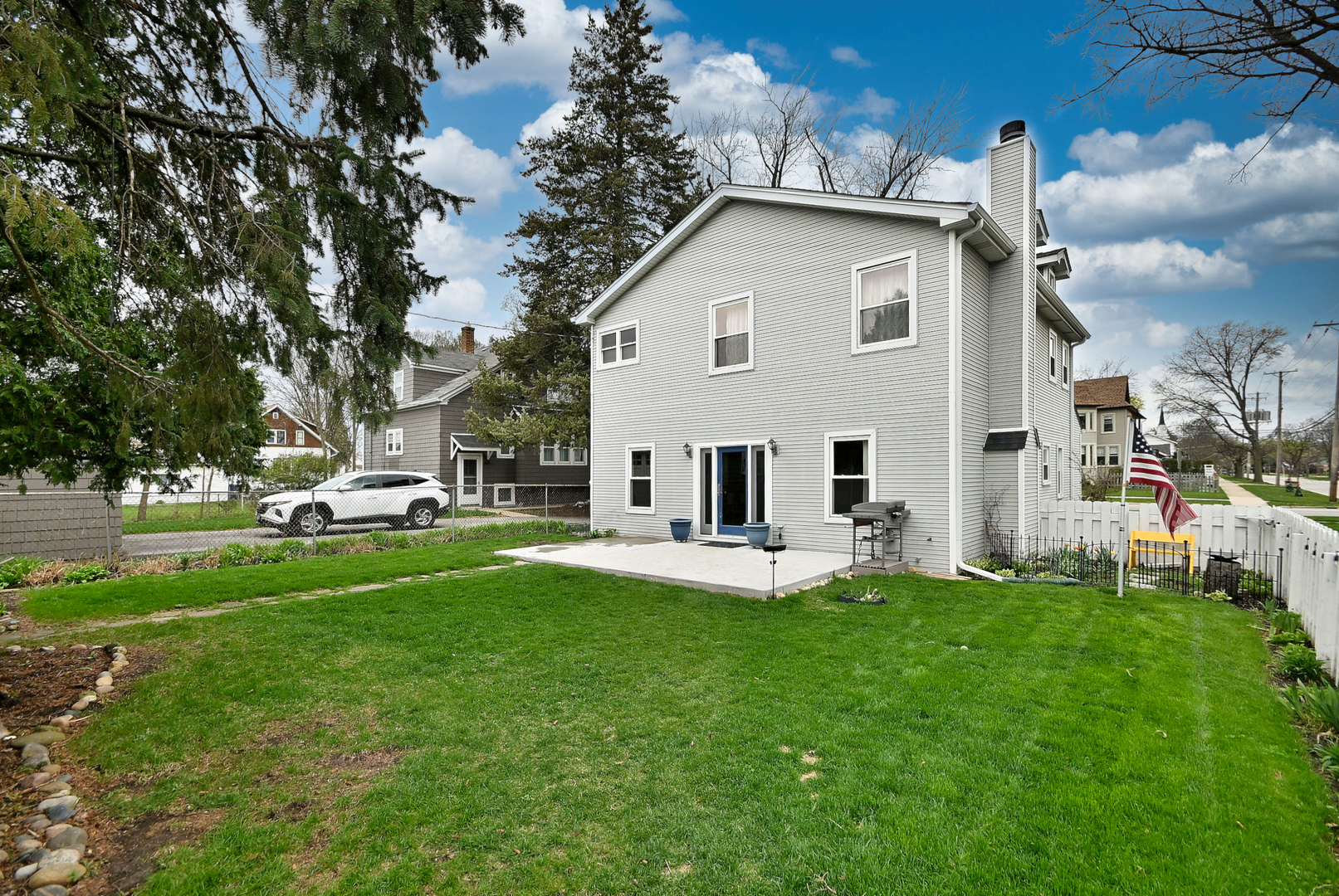 1495 E ALGONQUIN Road