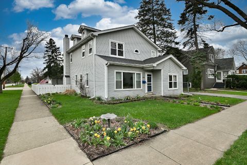 Photo of 1495 E ALGONQUIN Road, Des Plaines, IL 60016 (MLS # 12619857)