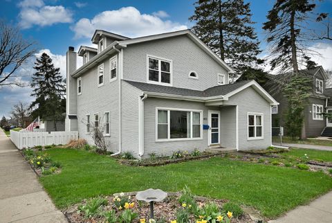 Tiny photo for 1495 E ALGONQUIN Road, Des Plaines, IL 60016 (MLS # 12619857)