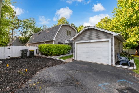 Photo of 614 KAMIAH Court, Carol Stream, IL 60188 (MLS # 12443506)