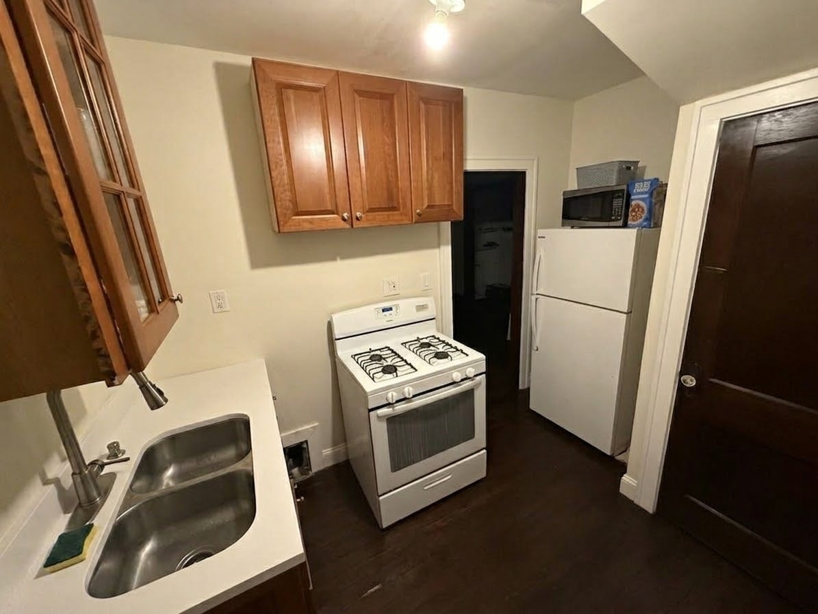 25 Keller Avenue S