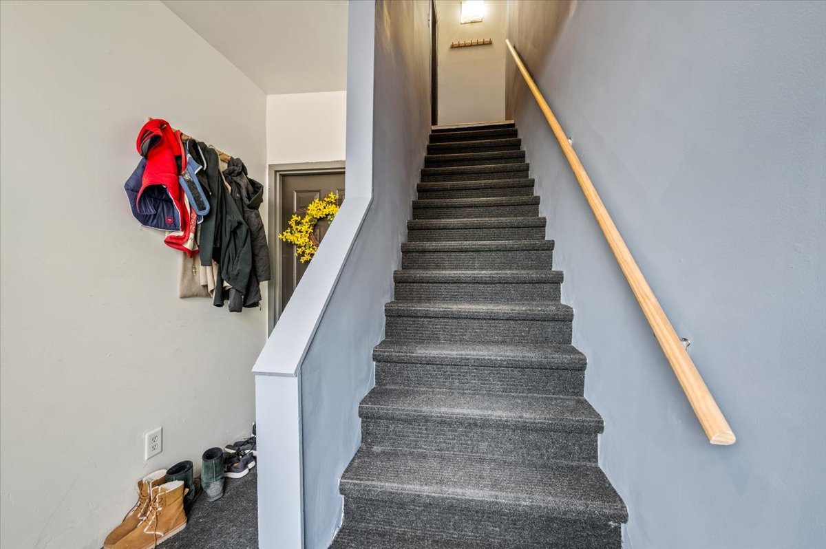 Chicago, Illinois 60608, United States, 3 Bedrooms Bedrooms, ,3 BathroomsBathrooms,Residential,Active,220080