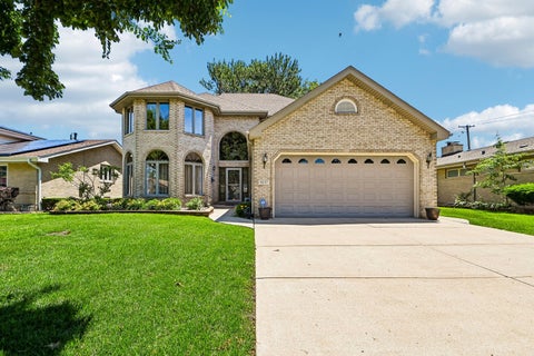 Photo of 9237 Kedvale Avenue, Oak Lawn, IL 60453 (MLS # 12692918)