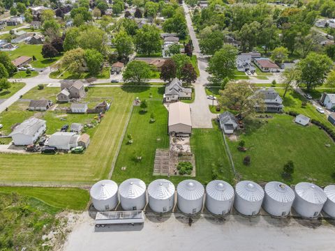 Tiny photo for 205 W 6th Street, Aroma Park, IL 60910 (MLS # 12636494)