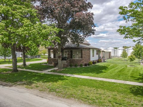 Tiny photo for 205 W 6th Street, Aroma Park, IL 60910 (MLS # 12636494)