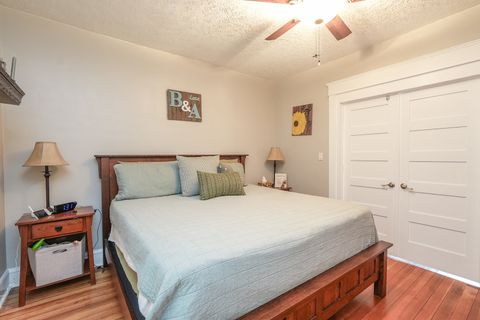 Tiny photo for 205 W 6th Street, Aroma Park, IL 60910 (MLS # 12636494)