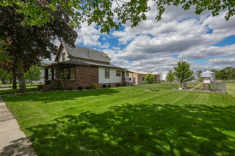 Tiny photo for 205 W 6th Street, Aroma Park, IL 60910 (MLS # 12636494)