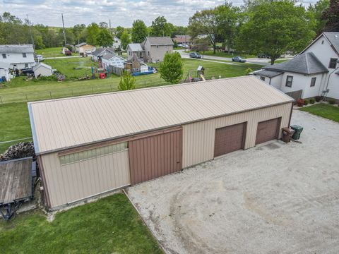 Tiny photo for 205 W 6th Street, Aroma Park, IL 60910 (MLS # 12636494)