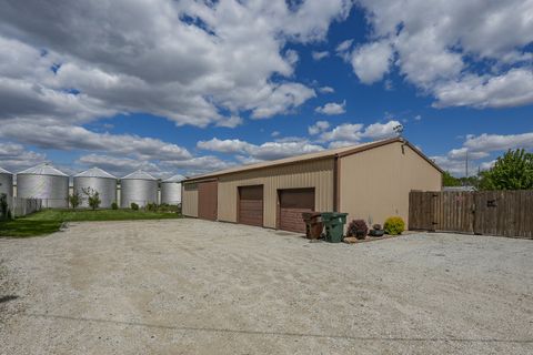 Tiny photo for 205 W 6th Street, Aroma Park, IL 60910 (MLS # 12636494)