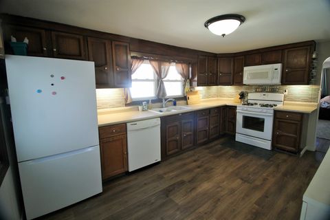 Tiny photo for 817 S Illinois Street, Geneseo, IL 61254 (MLS # 12587323)