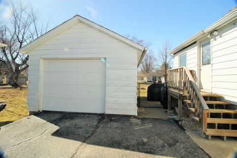 Tiny photo for 817 S Illinois Street, Geneseo, IL 61254 (MLS # 12587323)