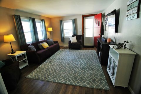 Tiny photo for 817 S Illinois Street, Geneseo, IL 61254 (MLS # 12587323)