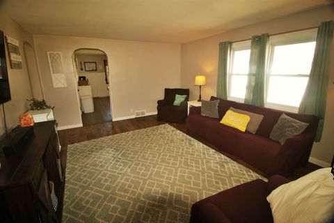 Tiny photo for 817 S Illinois Street, Geneseo, IL 61254 (MLS # 12587323)