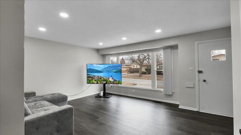 Tiny photo for 406 N Park Drive, Glenwood, IL 60425 (MLS # 12594887)