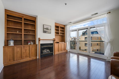 Tiny photo for 1107 Greenleaf Avenue #3G, Wilmette, IL 60091 (MLS # 12768984)