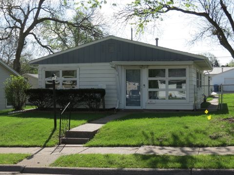 Photo of 2871 Northhaven Road, Davenport, IA 52804 (MLS # 12626273)