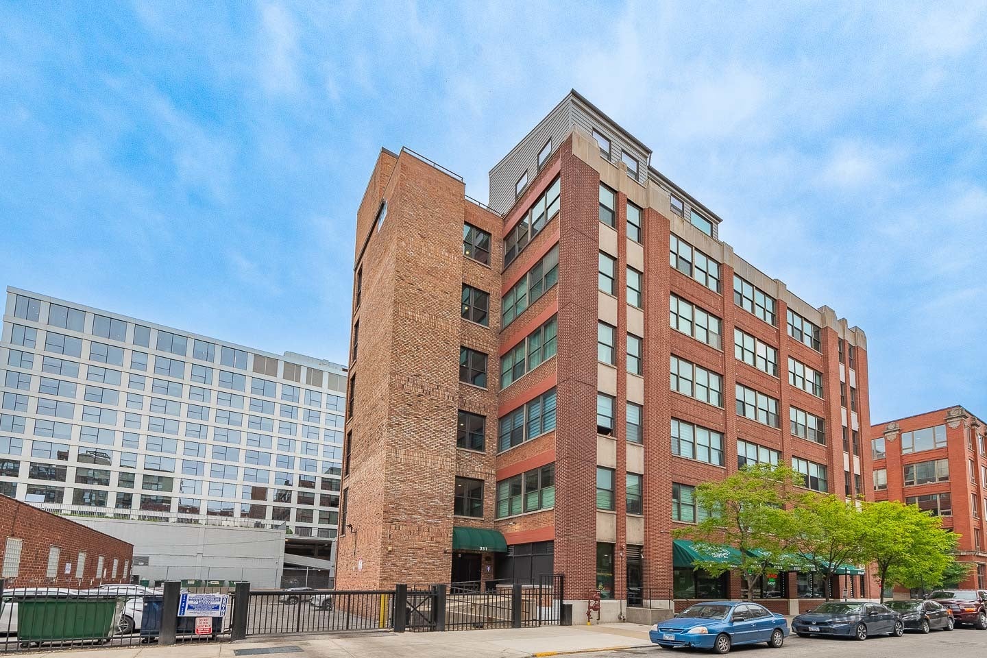 812 W Van Buren Street 3C