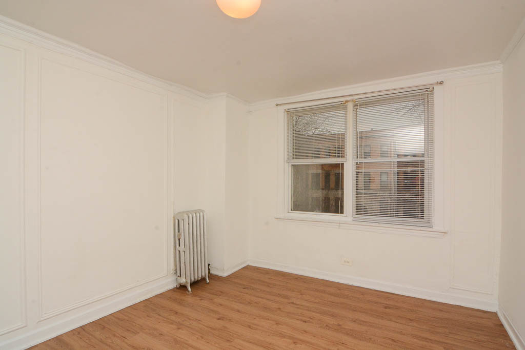 4060 N KENMORE Avenue 302