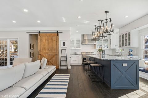 Tiny photo for 617 S Washington Street, Hinsdale, IL 60521 (MLS # 12561897)